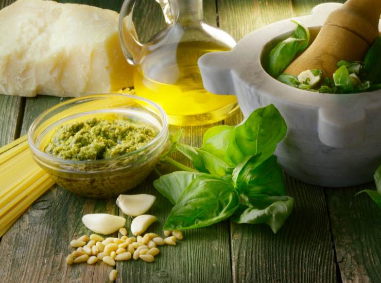 Gli ingredienti per fare il pesto