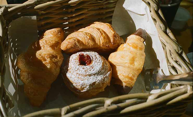 croissant brioche